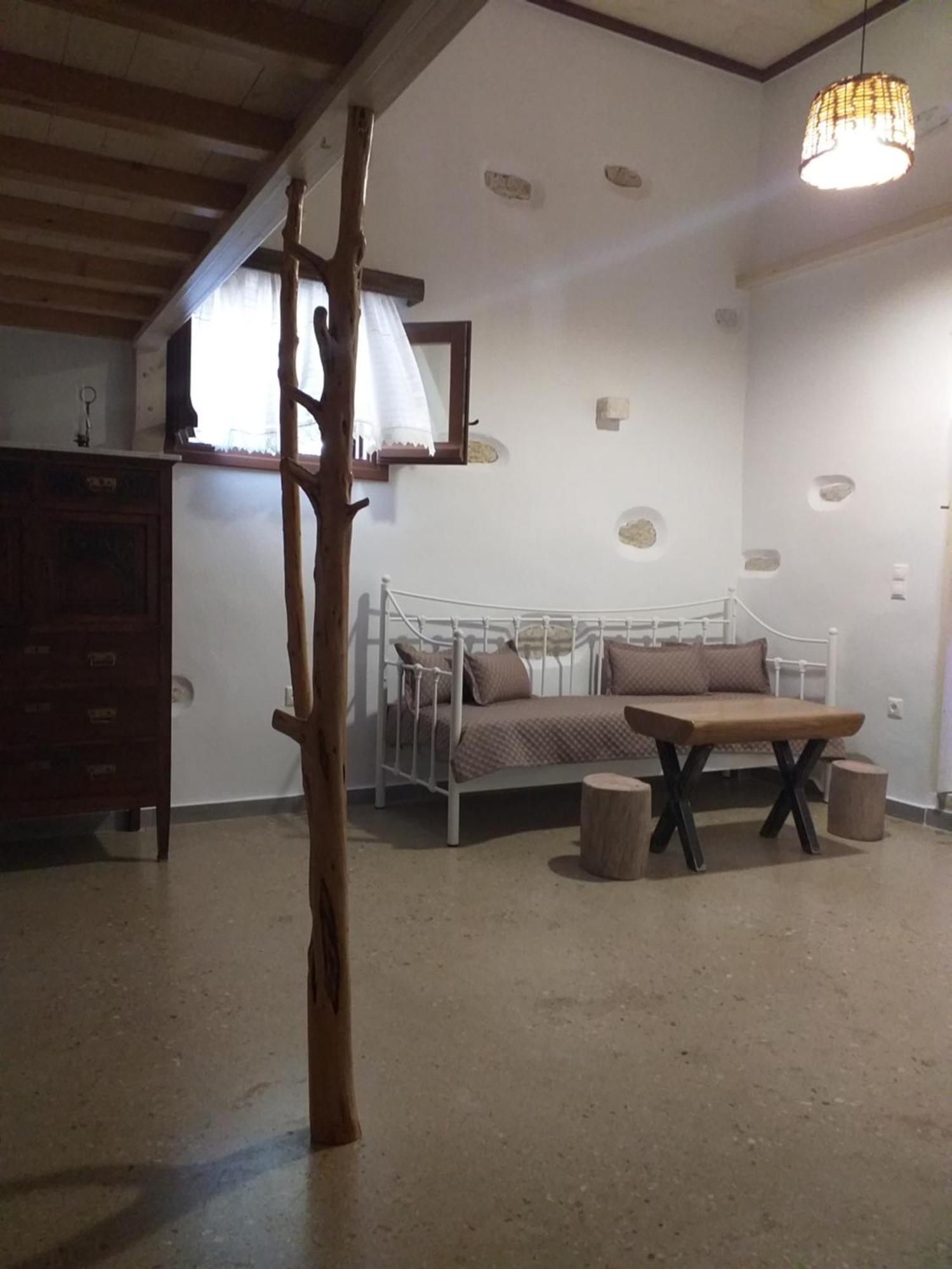 Imellos Aperathos Room photo